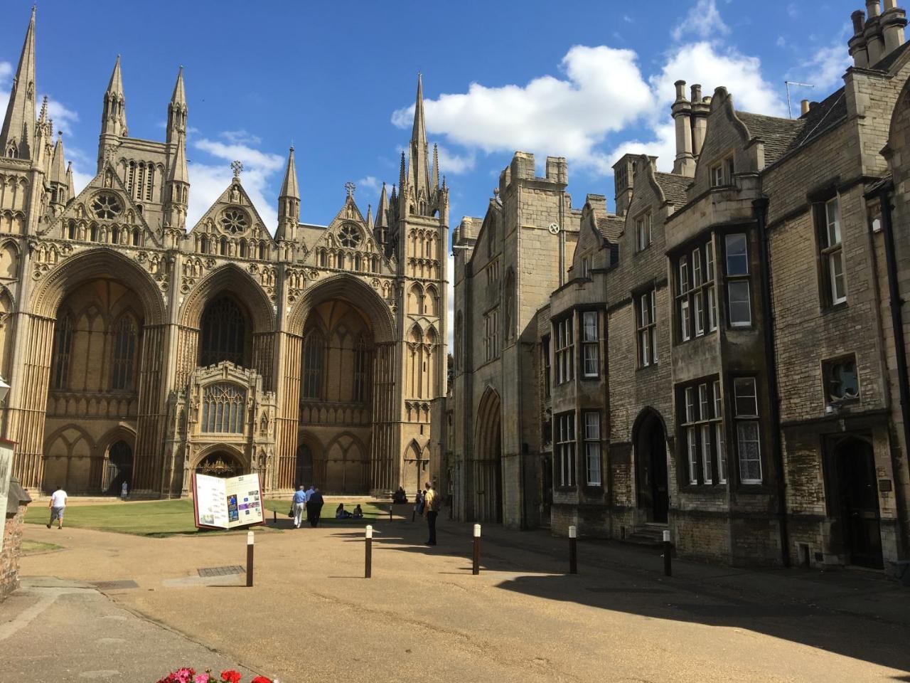 Fantastic Hampton Centre Stay Peterborough Eksteriør billede